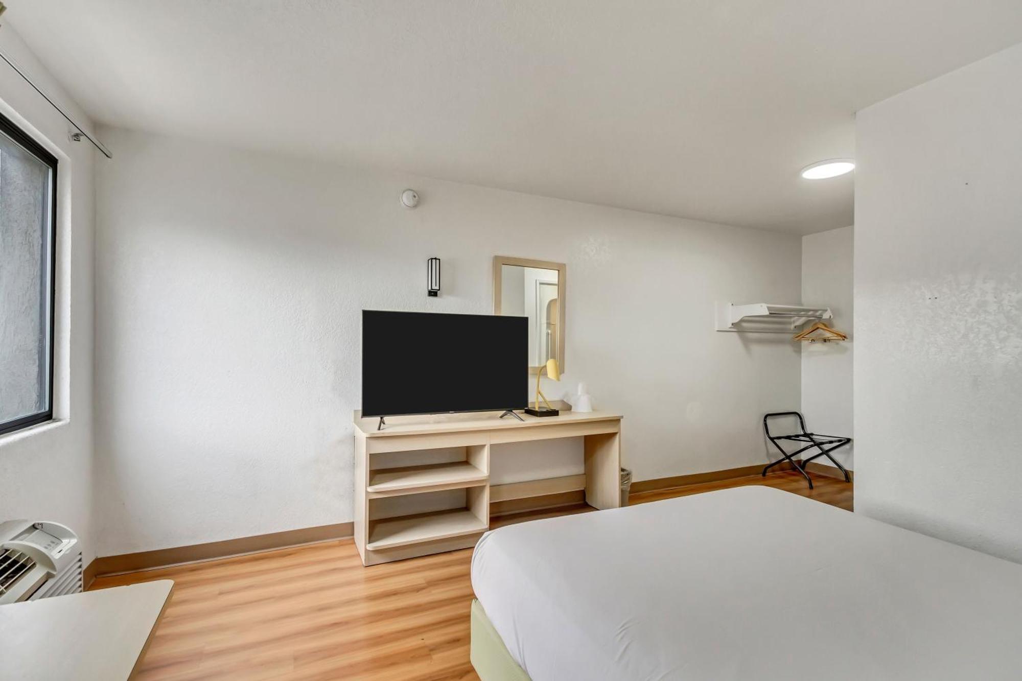 Motel 6 Ogden, Ut- Downtown Dış mekan fotoğraf