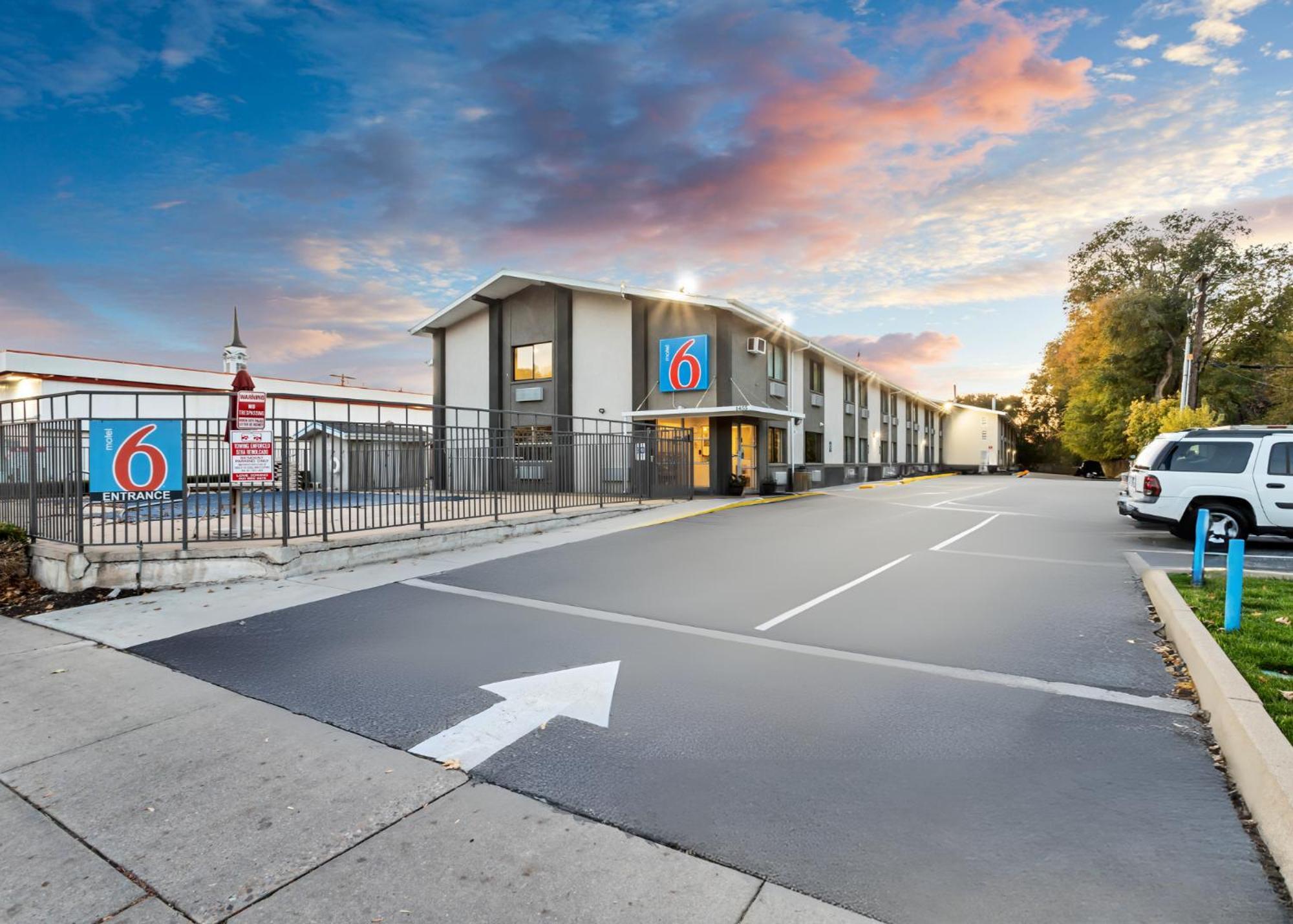 Motel 6 Ogden, Ut- Downtown Dış mekan fotoğraf