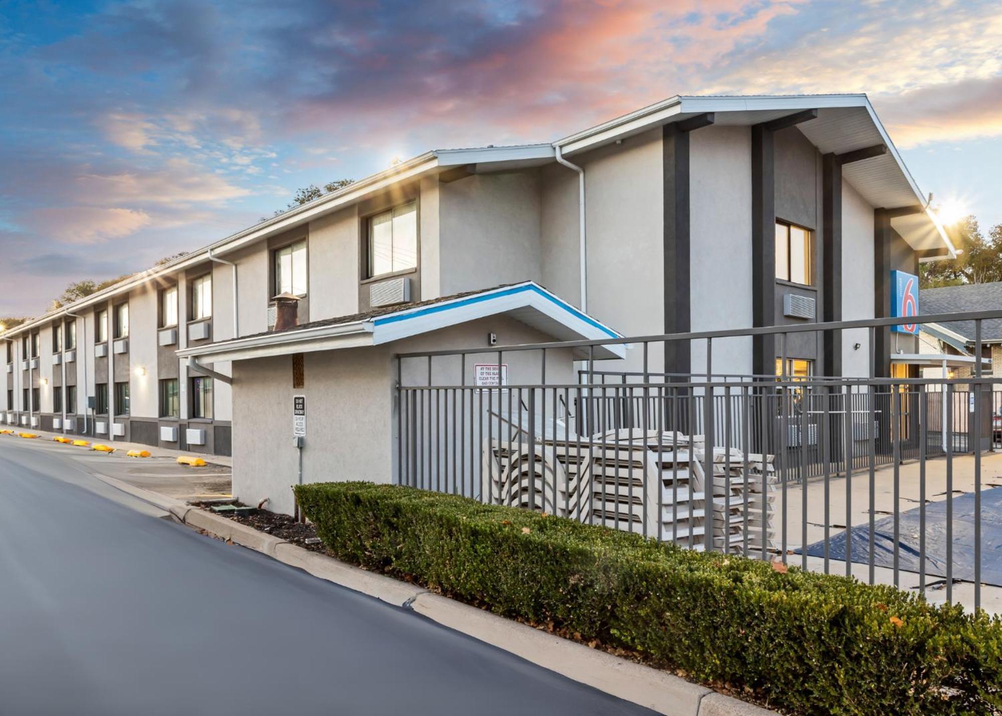 Motel 6 Ogden, Ut- Downtown Dış mekan fotoğraf